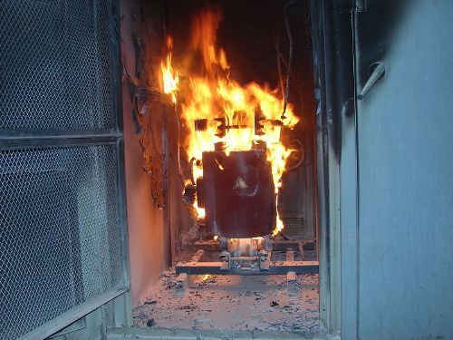 夏日炎炎，北京創(chuàng)聯(lián)匯通電氣教你必備油浸式變壓器防火常識